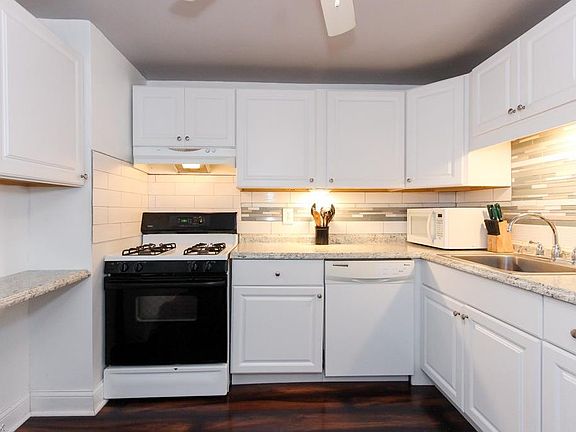5th image of 14018 Parkdale Ave