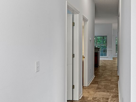 5th image of 75 Falkland Avenue