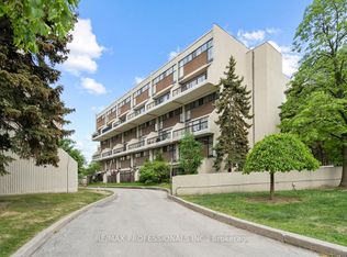 2 Valhalla Inn Rd #339, Toronto, ON M9B6C3