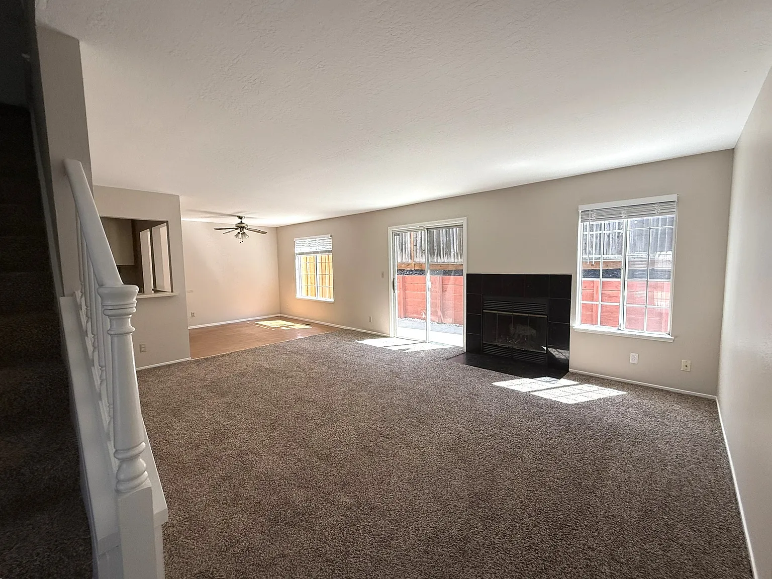 3 bed, 2.5 bath, 1626 sqft, $3,500 — Photo 4