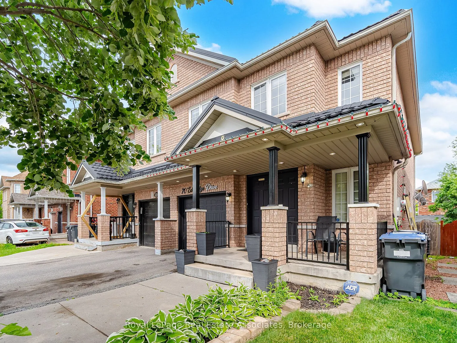 4 bed, $2,850 — Photo 2