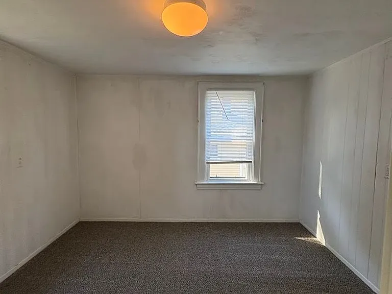 844 Lawton St — Photo 17