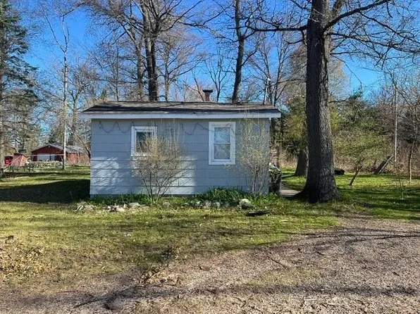 2403 Fir Trl, Harrison, MI 48625