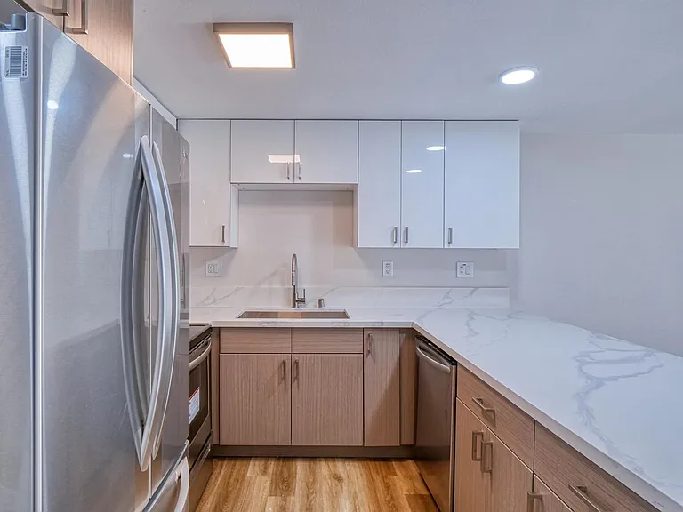 2106 Manhattan Beach Blvd — Photo 23
