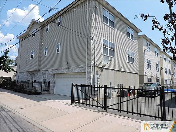 3rd image of 168-170 Berkeley Ave