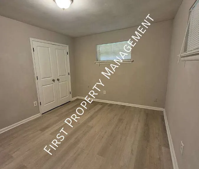 1020 Mission Ave — Photo 13