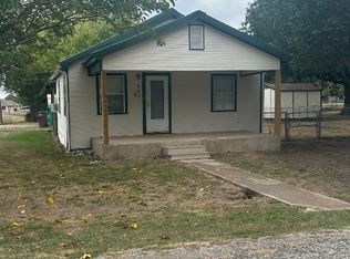 307 N Mill St, Savoy, TX 75479