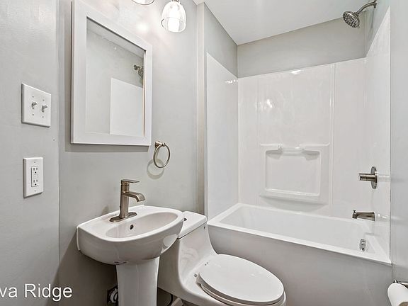 5th image of 50 Grape St #11369060