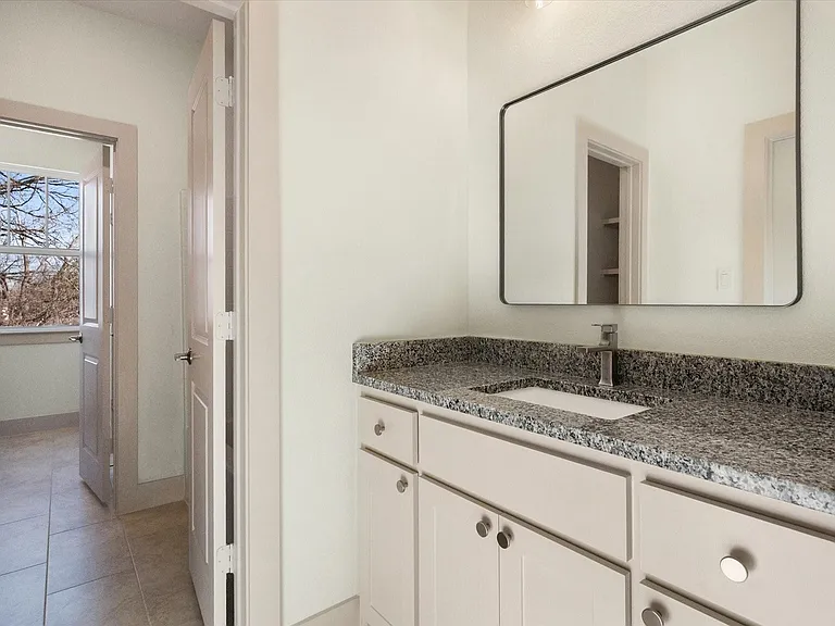 504 E Kimball St #1 — Photo 23