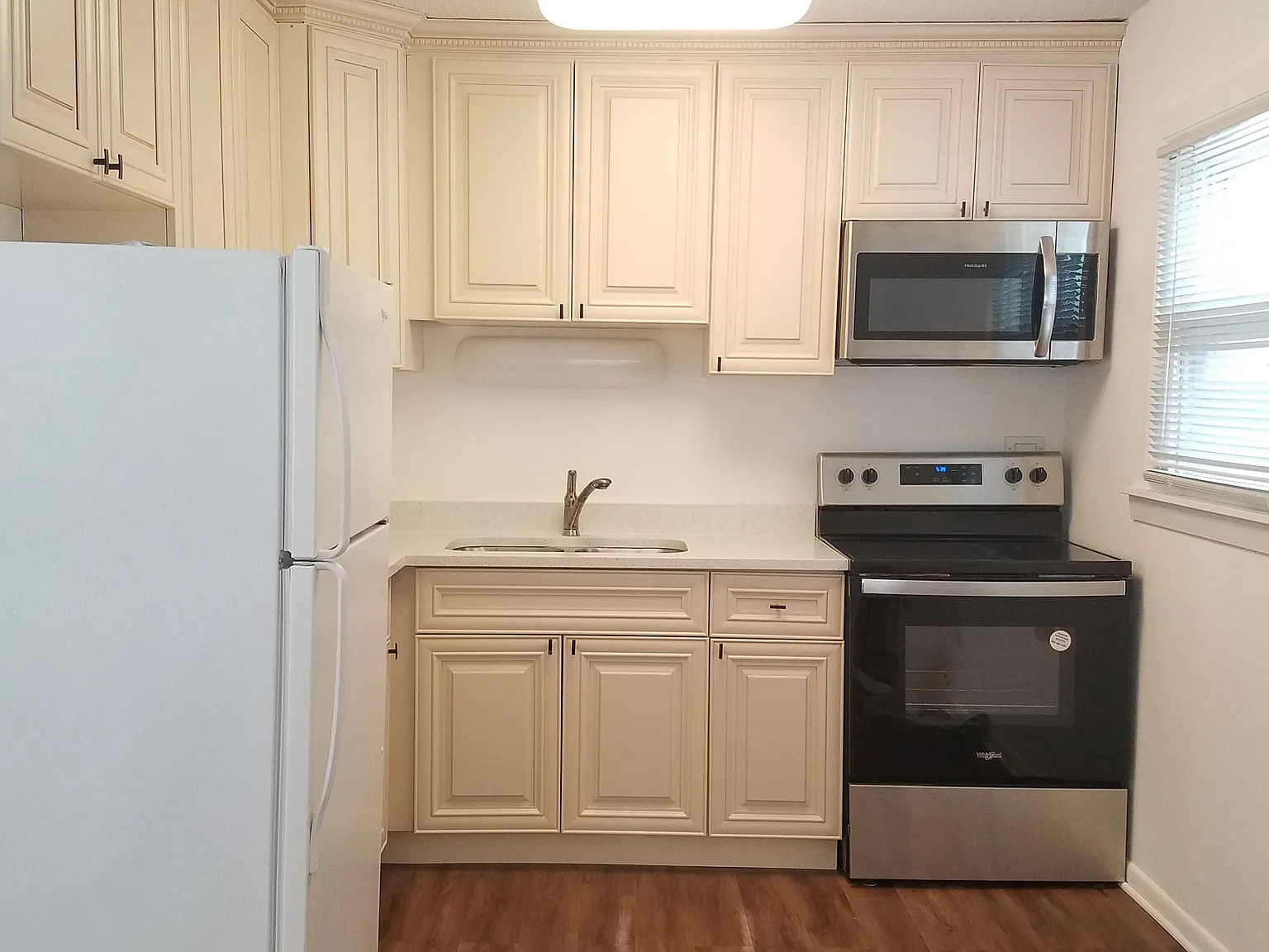 2 bed, 950 sqft, $1,700 — Photo 4