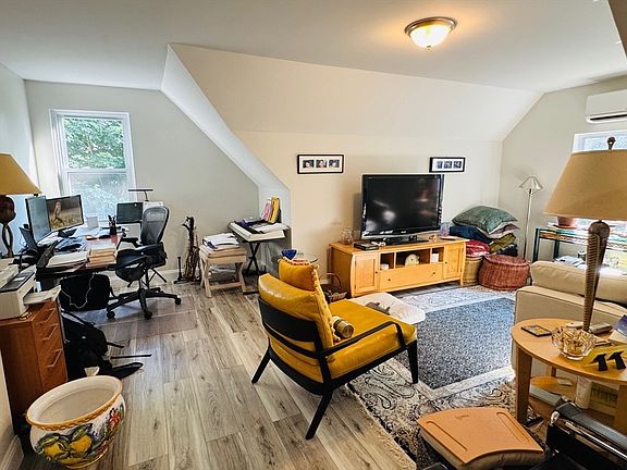 3rd image of 136 Academy Hill Rd Floor 3