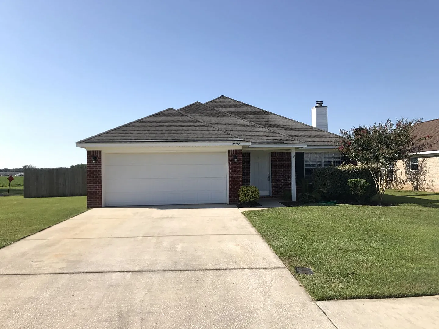 3 Bedroom Home in a Great Daphne Neighborhood — Photo 1