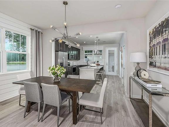 4th image of 5010 Caspian St