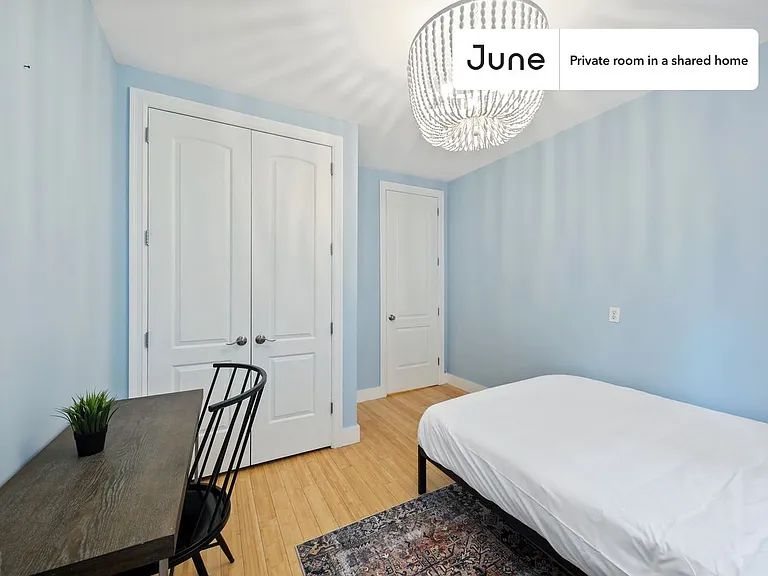 301 Saint Nicholas Ave #A — Photo 3