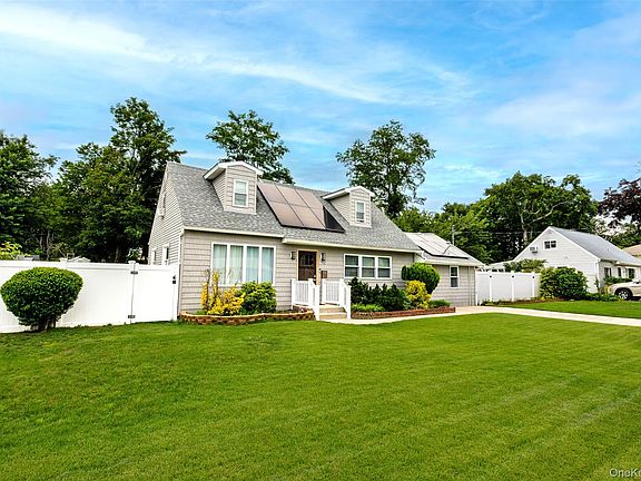 3rd image of 92 Wright Avenue