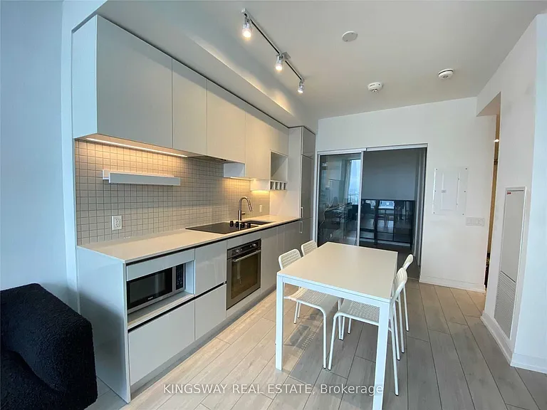 898 Portage Pkwy #Penthouse 05 — Photo 11