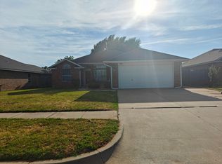 712 McConnell Dr, Yukon, OK 73099