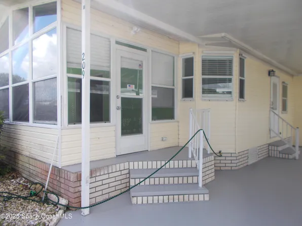209 Kiwi Dr, Barefoot Bay, FL 32976