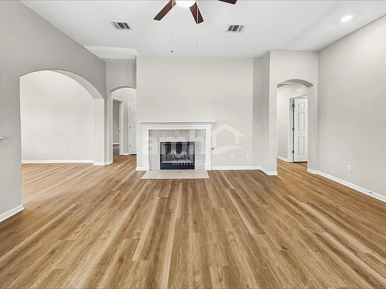 790 Goldenrod St — Photo 6