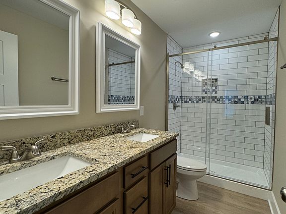 4th image of 219 Longwood Ln