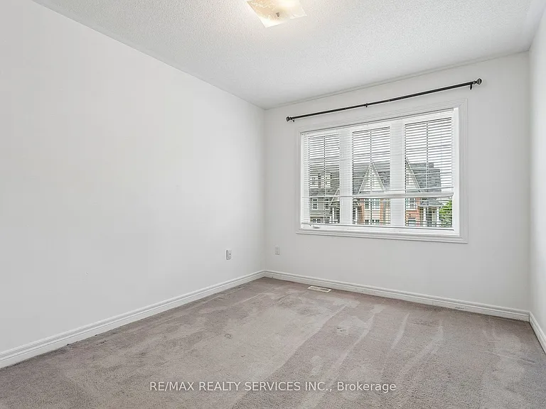1385 Costigan Rd — Photo 17