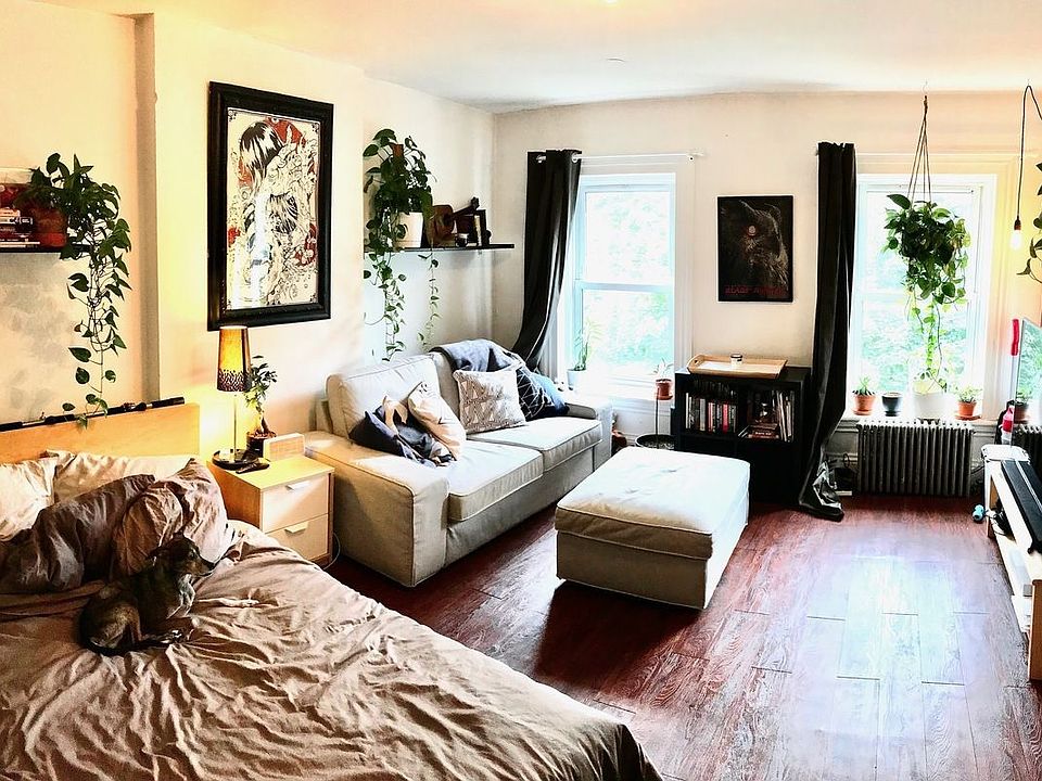 1st image of 140 Saint James Pl APT 2R