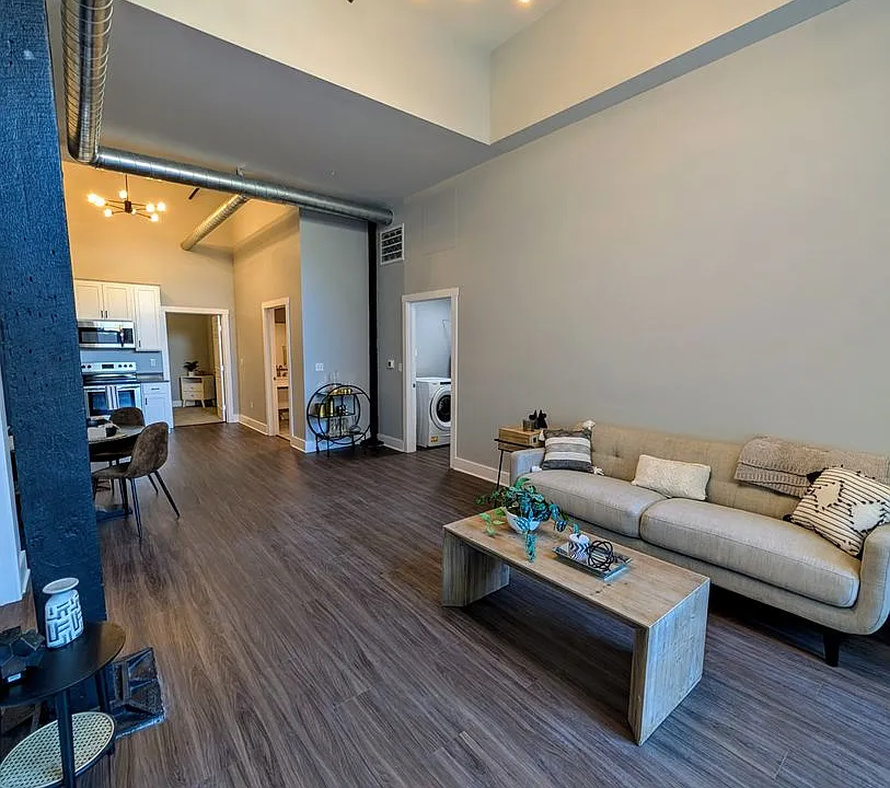 New South Side Apartments at 905 Bingham