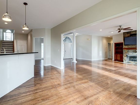 5th image of 182 Spy Glass Way