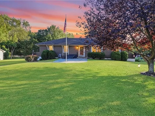 26 NE 360th Rd, Warrensburg, MO 64093