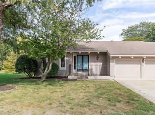 310 Woodbridge Ln, Kansas City, MO 64145