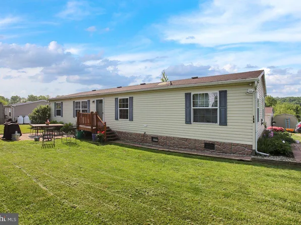 103 Buckskin Ct, Honey Brook, PA 19344
