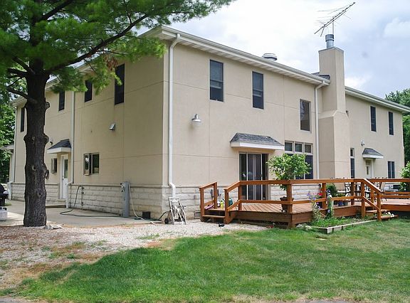 3rd image of 1760 N Lee Ct