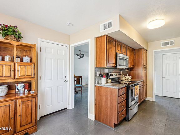 4th image of 17885 N 99TH Drive