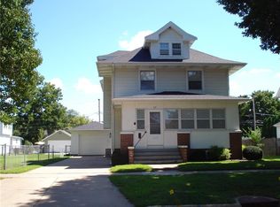 413 4th Ave SW, Cedar Rapids, IA 52404