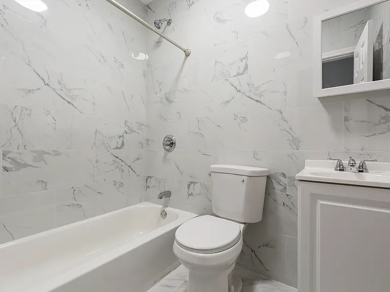 815 Willoughby Ave #4 — Photo 8