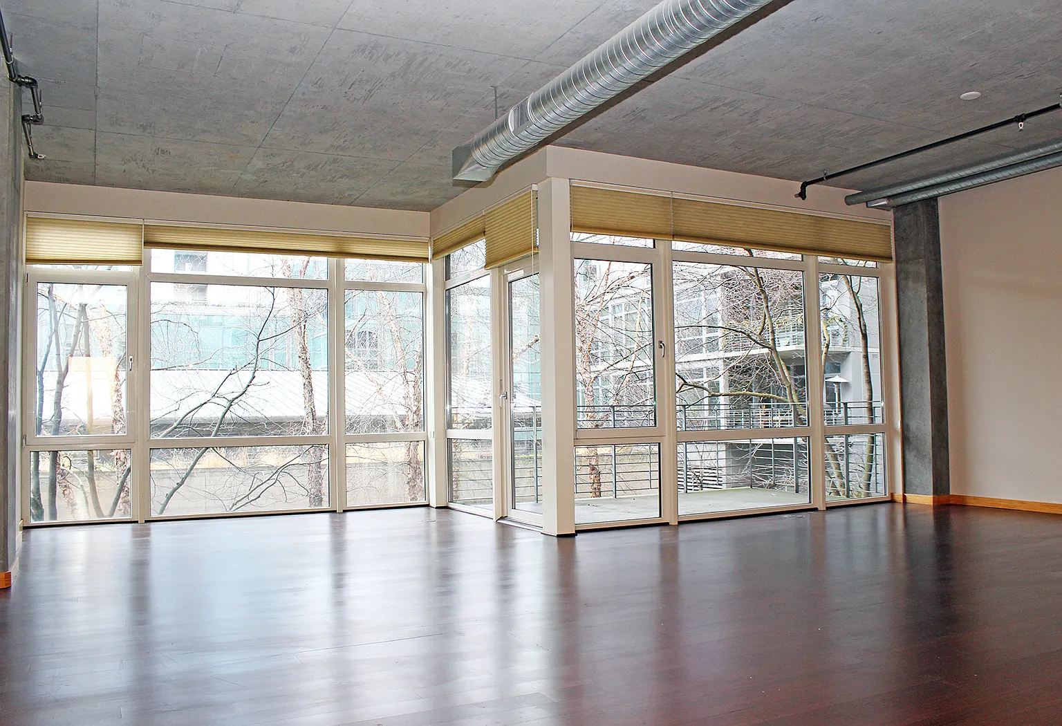 Pearl District: Studio Condo With Parking Included At The Sought-After Pinnacle! — Photo 4