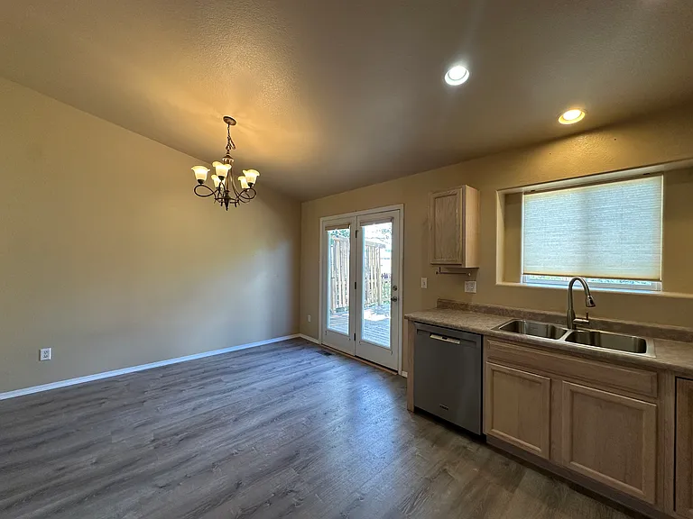 17055 Mountain Lake Dr — Photo 9