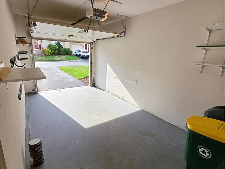 325 Oxford Pl #325 — Photo 18