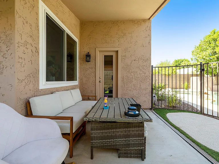 4704 E Weaver Rd — Photo 32