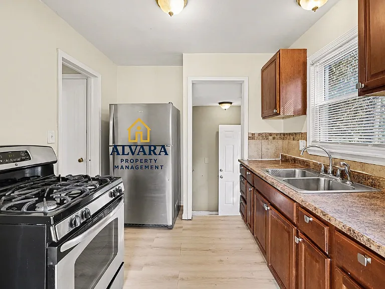 5164 Hereford St — Photo 5