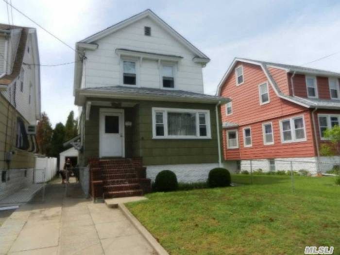 1st image of 15616 102nd St