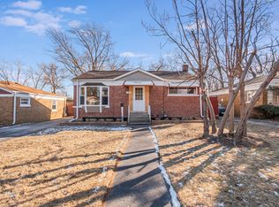 727 E Hawley St, Mundelein, IL 60060