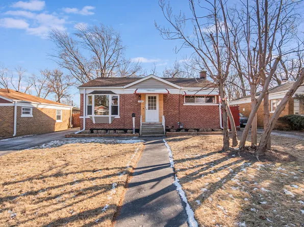 727 E Hawley St, Mundelein, IL 60060