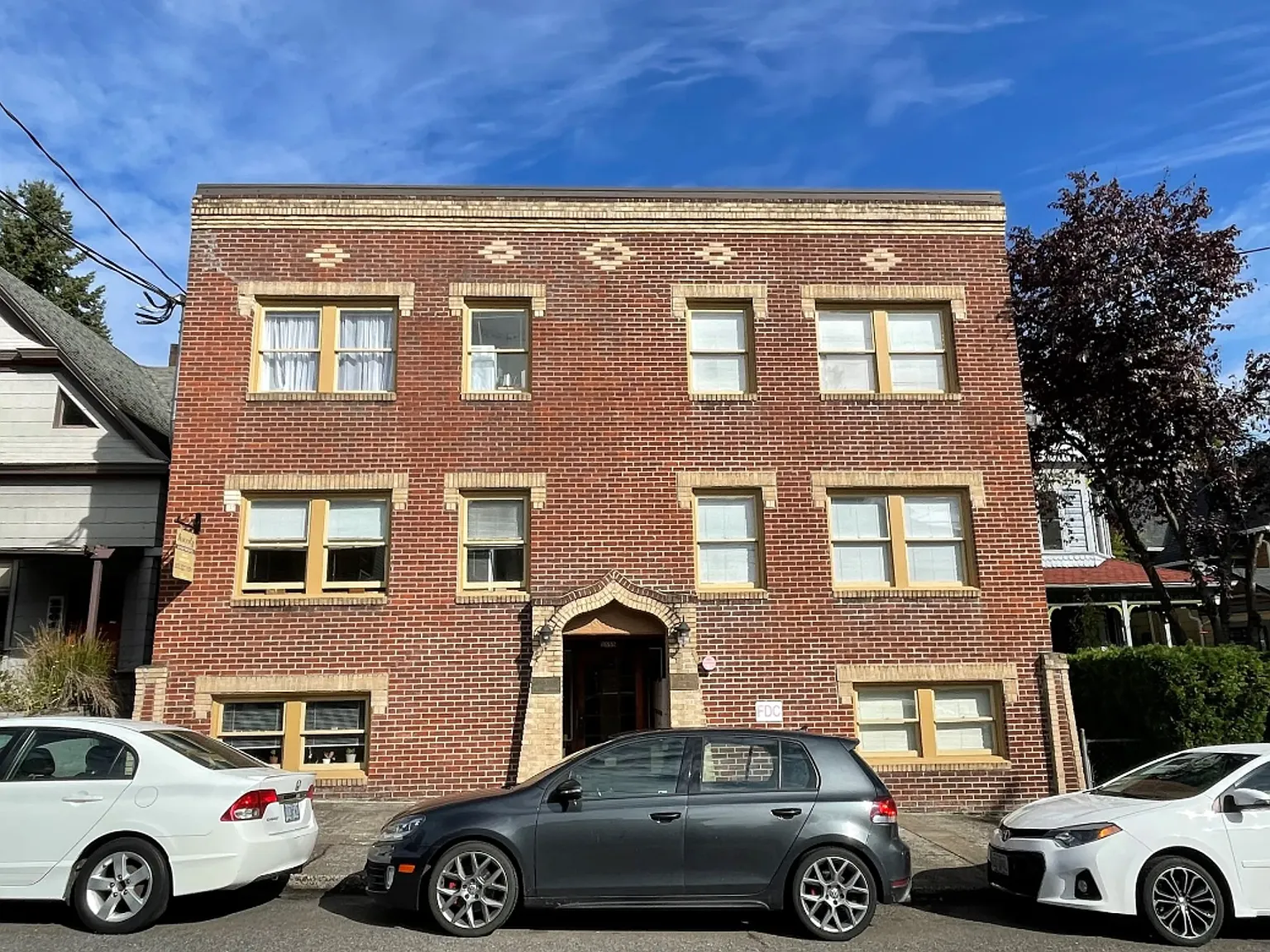 Kurdy Apartments — Photo 1