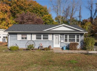 28 Hardwood Rd, Plainville, CT 06062