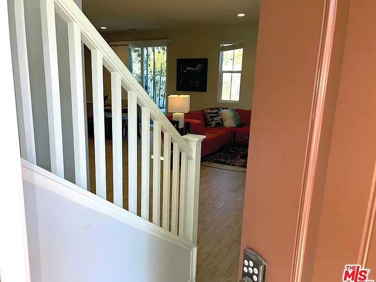 42720 Azure St — Photo 5