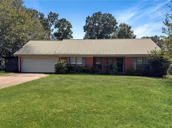 111 Burke Dr, Moundville, AL 35474