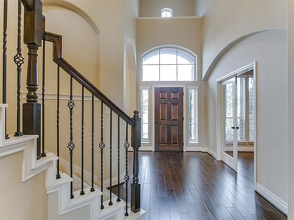 2nd image of 28831 Hollycrest Dr