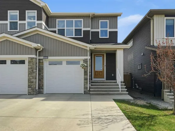 425 N Carringvue Ave NW, Calgary, AB T3P 0W5