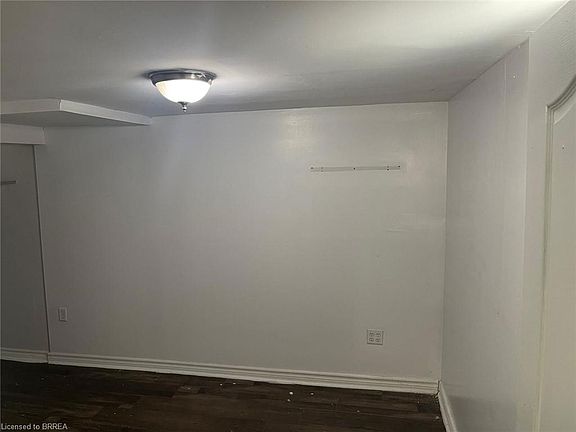 3rd image of 258 Wellington Rd